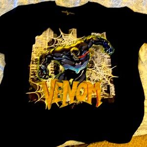 Black shirt short sleeve